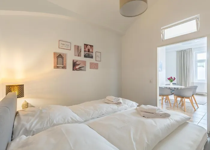 Xxxl Bed/ Free Parking/ * Viena